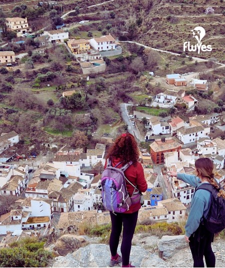 Ruta por el Cerro Encina Sendero en Monachil, Sierra Nevada, Granada, Andalucía, España